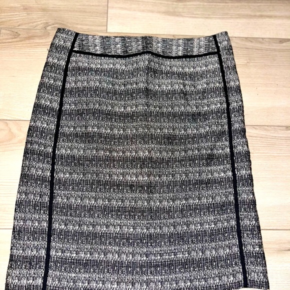 EUC Liz Claiborne Petite Skirt Sz 4P - Picture 1 of 7
